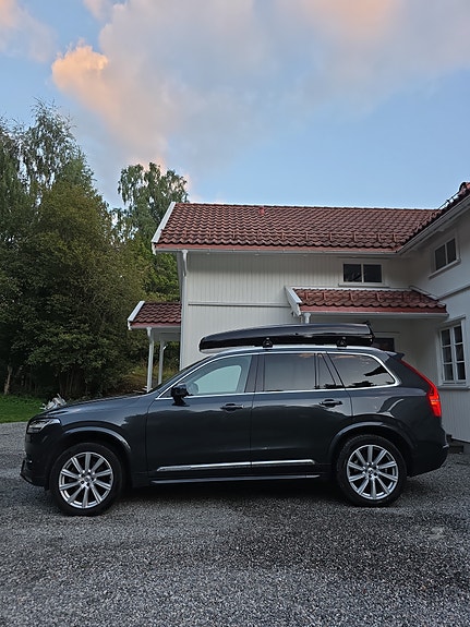 Volvo XC90 3 of 11