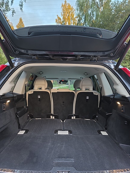 Volvo XC90 10 of 11