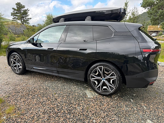 BMW iX 2 of 18