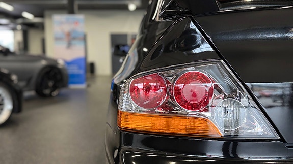 Mitsubishi Lancer 16 of 30