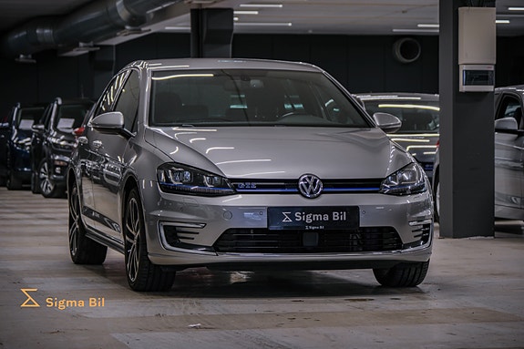 Volkswagen Golf VII 2 of 5