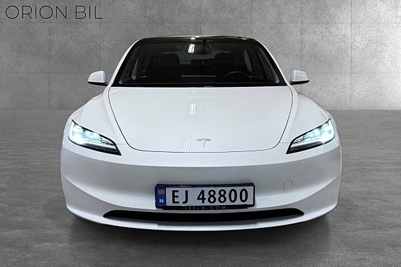 Tesla Model 3 2 of 5