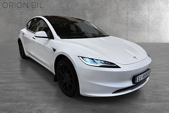 Tesla Model 3 3 of 5