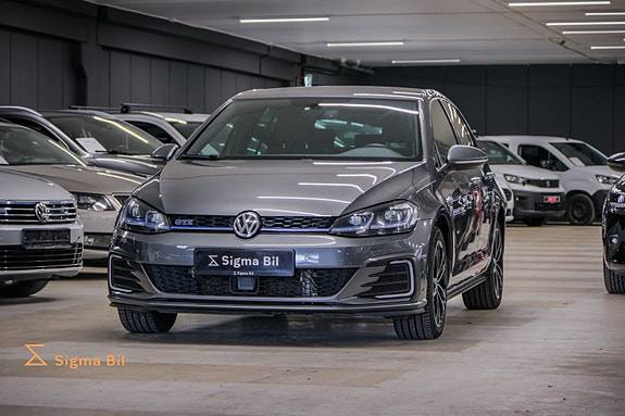 Volkswagen Golf VII 4 of 5