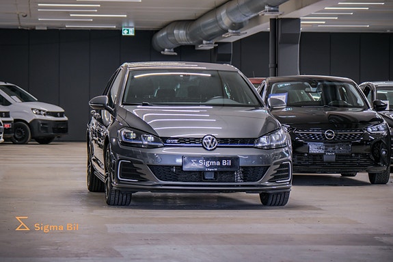 Volkswagen Golf VII 2 of 5
