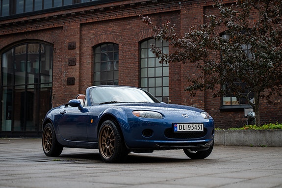 Mazda MX-5 8 of 30