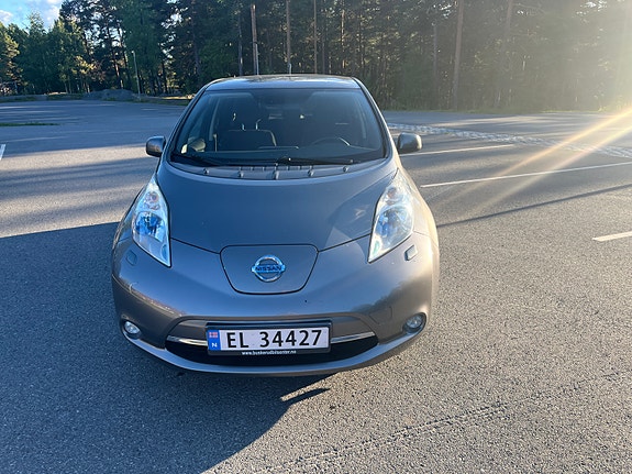 Nissan Leaf 4 of 5