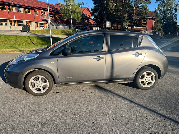 Nissan Leaf 2 of 5