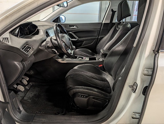 Peugeot 308 12 of 30