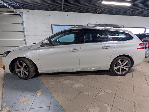 Peugeot 308 2 of 30