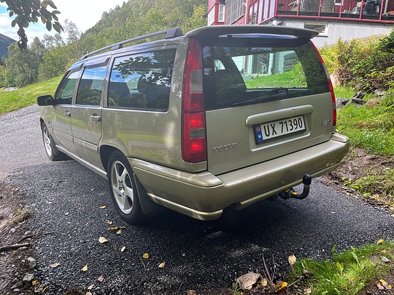 Volvo V70 5 of 12
