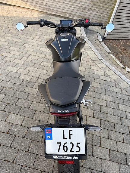 Honda CB 125 R 3 of 5