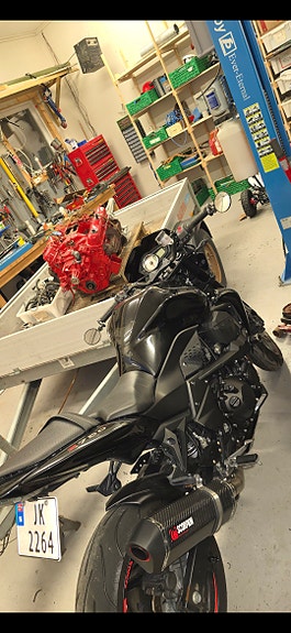 Kawasaki Z 750 4 of 5