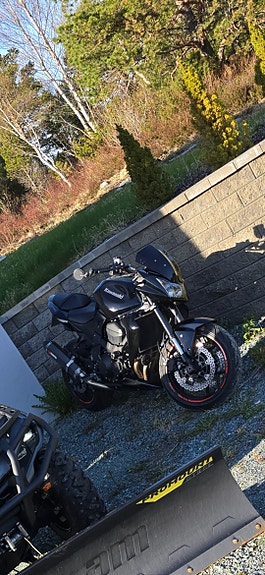 Kawasaki Z 750 3 of 5
