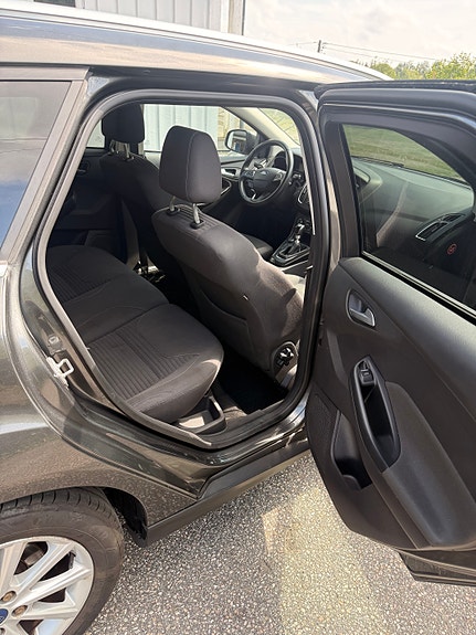 Ford Focus 12 of 15