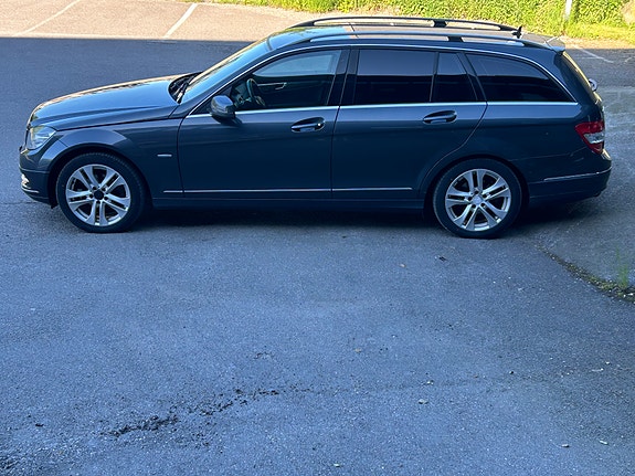 Mercedes-Benz C200 13 of 30