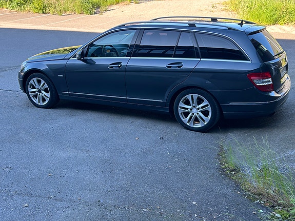 Mercedes-Benz C200 12 of 30