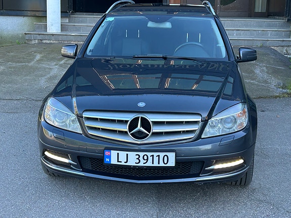 Mercedes-Benz C200 3 of 30