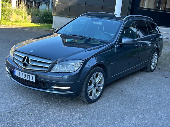 Mercedes-Benz C200 15 of 30