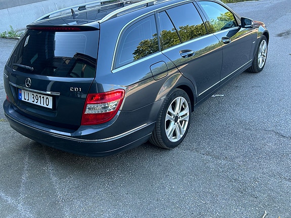 Mercedes-Benz C200 10 of 30