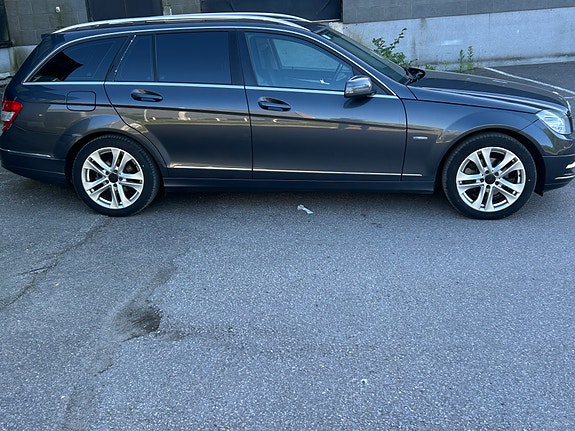 Mercedes-Benz C200 9 of 30