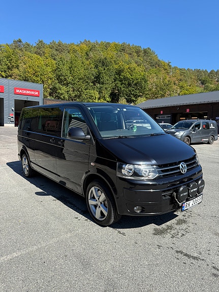 Volkswagen Caravelle 3 of 22
