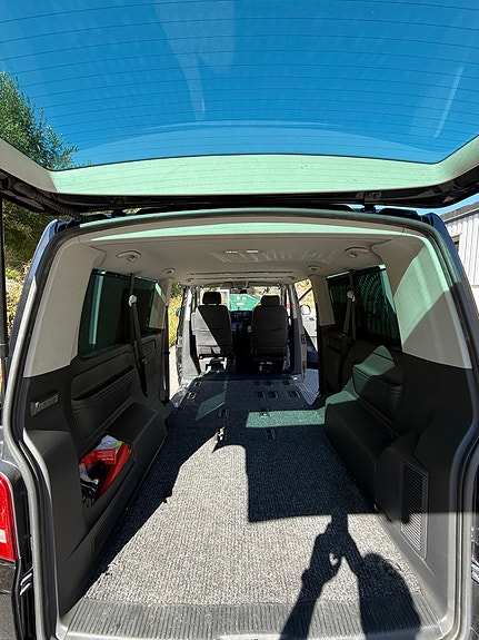 Volkswagen Caravelle 8 of 22