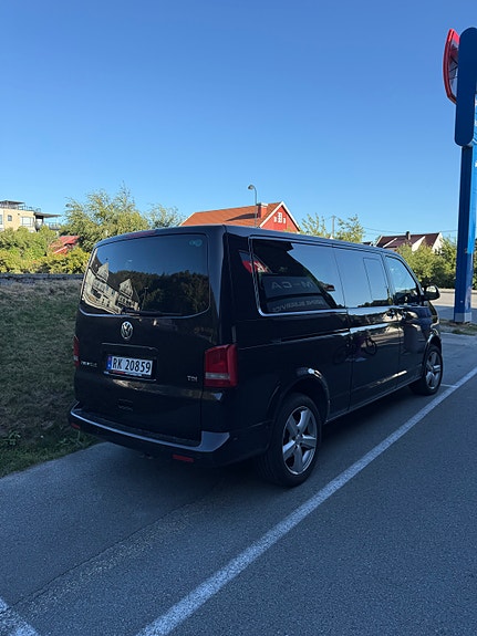 Volkswagen Caravelle 3 of 5