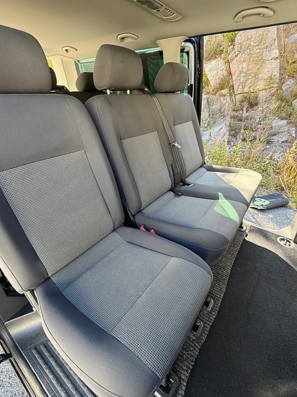 Volkswagen Caravelle 12 of 22