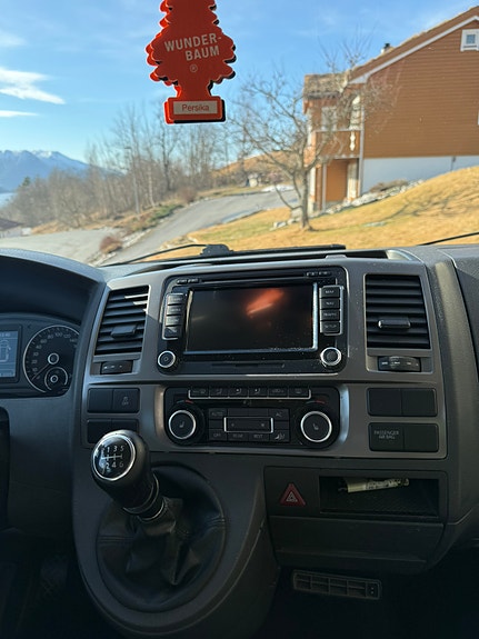 Volkswagen Caravelle 13 of 13