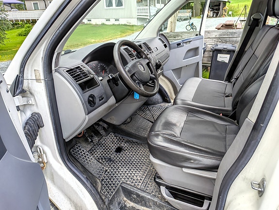 Volkswagen Transporter 10 of 13