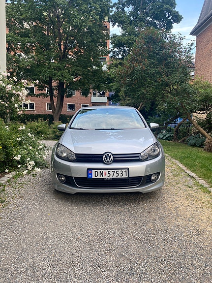 Volkswagen Golf VI 2 of 8
