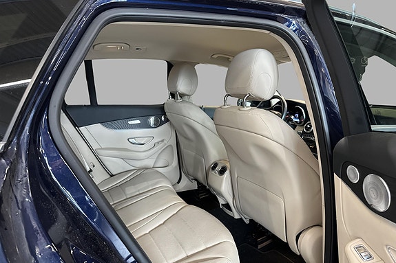 Mercedes-Benz GLC350 e 16 of 21