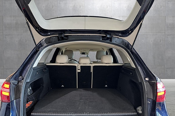 Mercedes-Benz GLC350 e 18 of 21