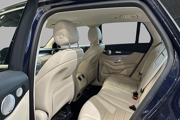 Mercedes-Benz GLC350 e 17 of 21