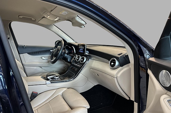 Mercedes-Benz GLC350 e 15 of 21