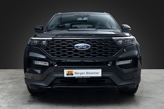 Ford Explorer 2 of 5