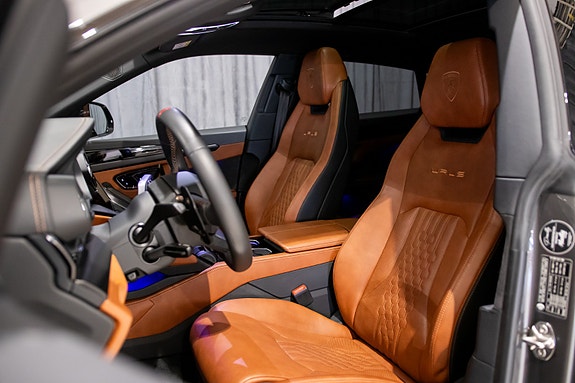 Lamborghini Urus 22 of 30