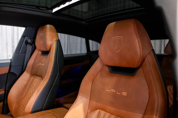 Lamborghini Urus 23 of 30