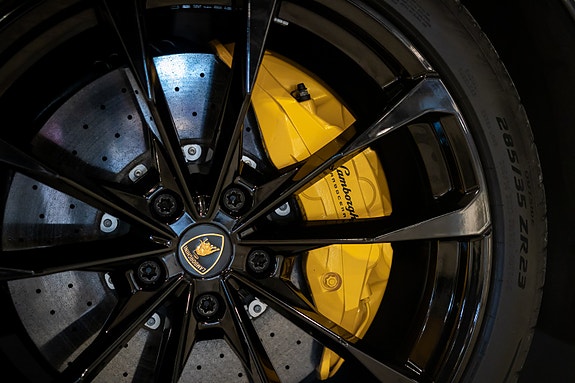 Lamborghini Urus 17 of 30