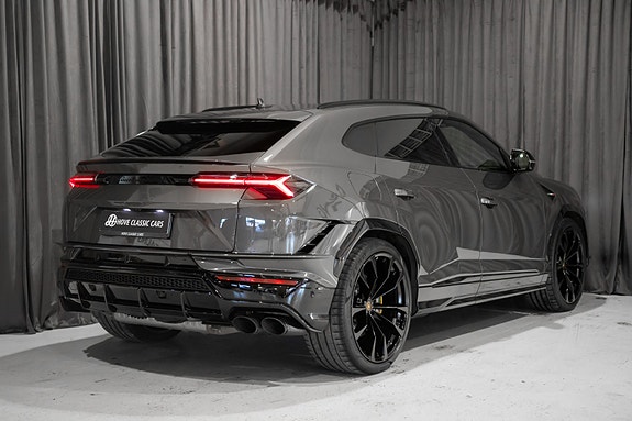 Lamborghini Urus 2 of 30