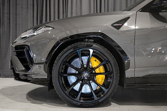 Lamborghini Urus 15 of 30
