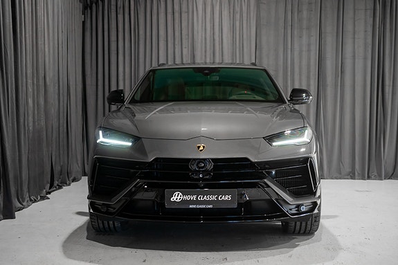 Lamborghini Urus 6 of 30