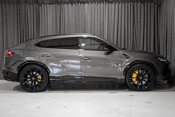 Lamborghini Urus 4 of 30