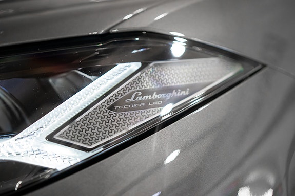 Lamborghini Urus 11 of 30