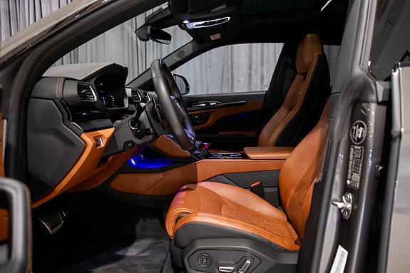 Lamborghini Urus 25 of 30
