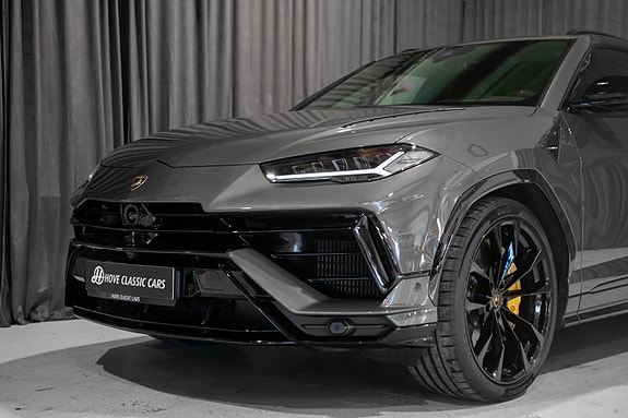Lamborghini Urus 7 of 30