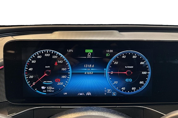 Mercedes-Benz EQC400 13 of 24