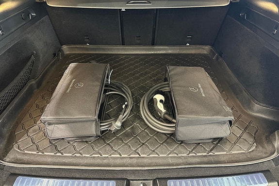 Mercedes-Benz EQC400 19 of 24