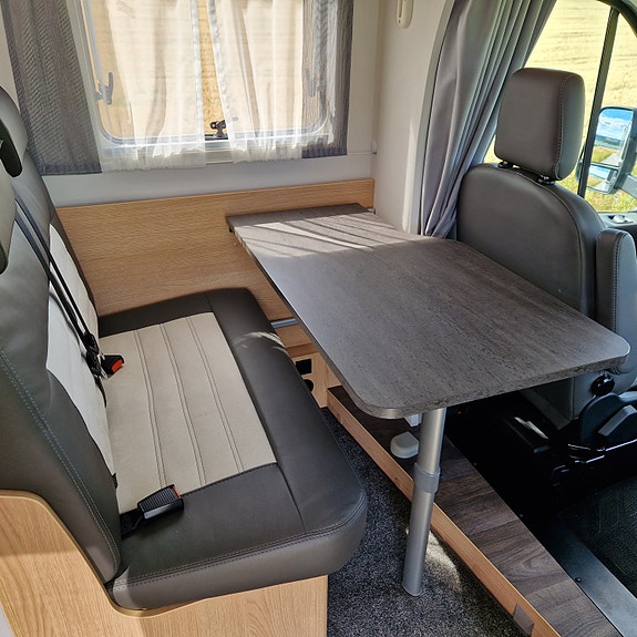 Sunlight Sunlight T690L - Automat - Queenbed- Senkeseng-Solcelle 230W-Vinterdekk-Ryggekamra- 23 mnd Garanti 15 of 30